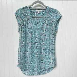 Black Rainn cap sleeve blouse